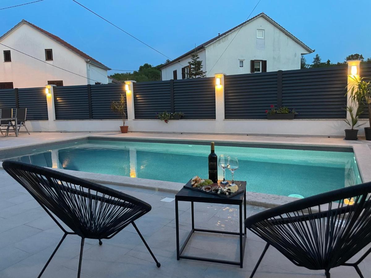 Water Spring Villa Hrvace ภายนอก รูปภาพ